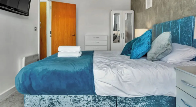 2 Bed Penthouse-sleeps 4 With Wraparound Balcony, Varaa Huoneisto Asunnot kohteessa Merseyside, Huoneisto