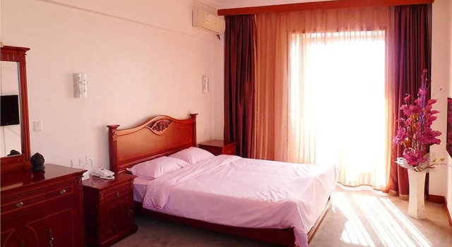 Dalian Sanhe Hotel, Book Hotel  