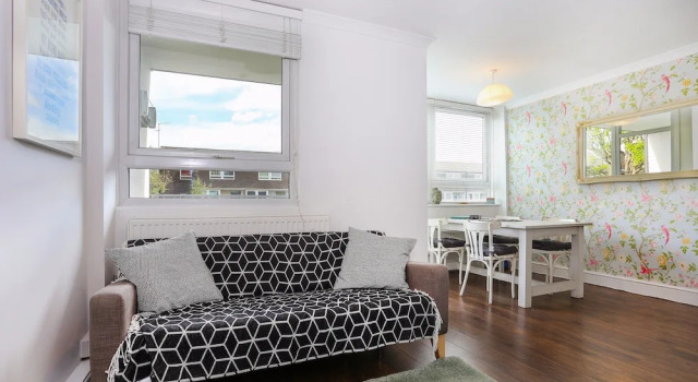 Light and Spacious 3 Bed Next to Victoria Park, Забронировать Отель Отели Англии 3 звезды, 3*