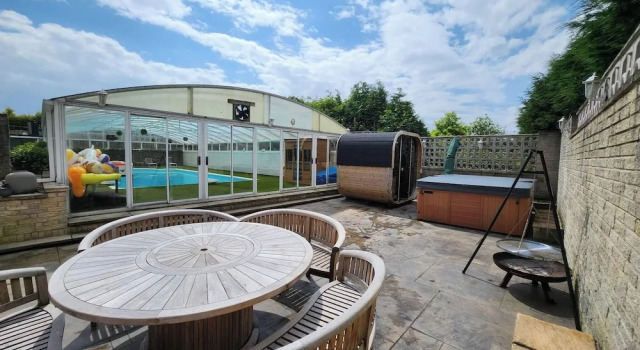 Коттедж Spa Home With Swimming Pool, Hottub, and Sauna