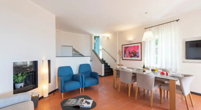 Семейная вилла с балконом и с видом на море Wonderful Villa In Mulinetti