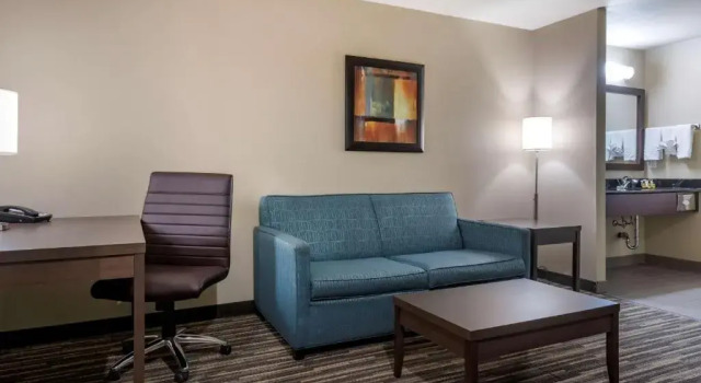 Люкс Best Western Plus Dartmouth Hotel & Suites