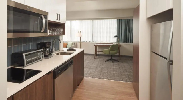 Четырёхместный люкс с видом на город Staybridge Suites Wilmington Downtown by IHG