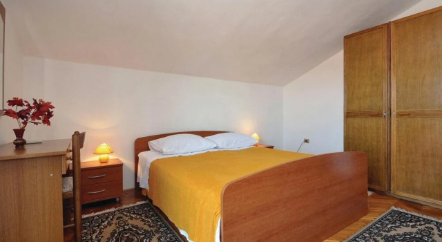Amazing Home in Zadar With Wifi and 4 Bedrooms