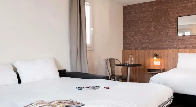 Двухместный семейный люкс с балконом Ibis Styles Lyon Villeurbanne Parc de la Tête dOr