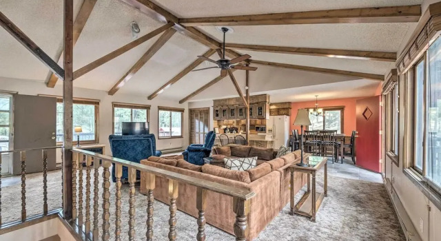 14 Mi to Ski Apache: Ruidoso Home w/ Deck & Grill!, Varaa Lomakoti Ruidoso New Mexico