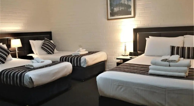 Семейный номер Standard с видом на озеро Hibiscus Lakeside Motel