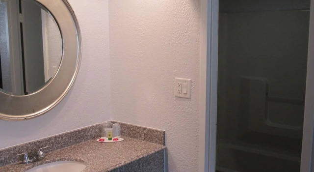 Номер Classic Travel Inn and Suites