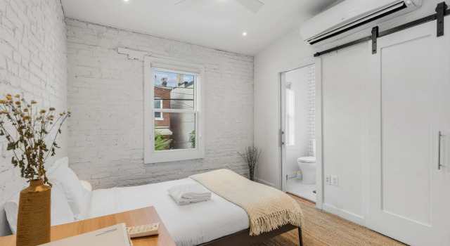 Adorable Studio Space in Private Carriage House, Забронировать Отель Northwest Вашингтон, рядом с Говардский университет
