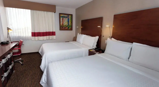 Четырёхместный номер Standard Four Points by Sheraton Queretaro Norte