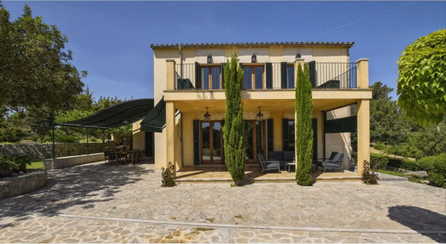 Beautiful country house with pool and views of the Tramuntana for 8 people, Book Hotel Selva 