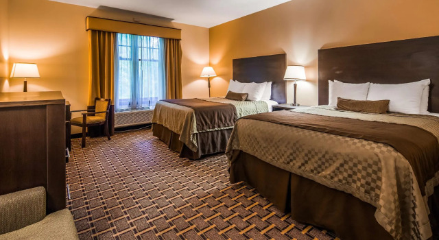 Четырёхместный люкс Best Western Plus The Inn & Suites at the Falls
