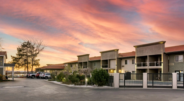 Best Western Plus Lake Front Hotel, Rezerwuj Hotel Hotele w Moses Lake z basenem, Basen
