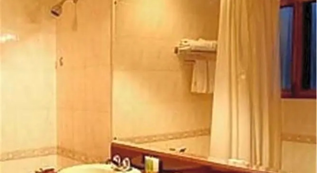 Номер Superior JingAn Hotel