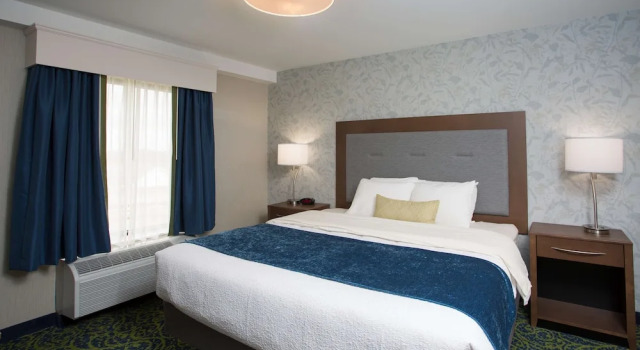 Люкс с 3 комнатами Best Western Plus Portsmouth Hotel & Suites