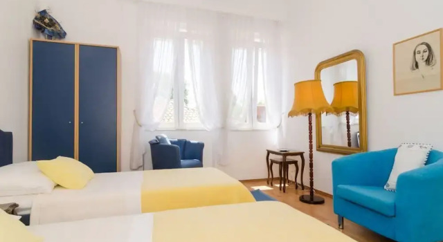 Holiday Home Gemma - Four Bedroom Holiday Home With Terrace and Swimming Pool