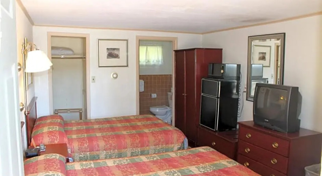 Четырёхместный номер Standard Happy Bear Motel