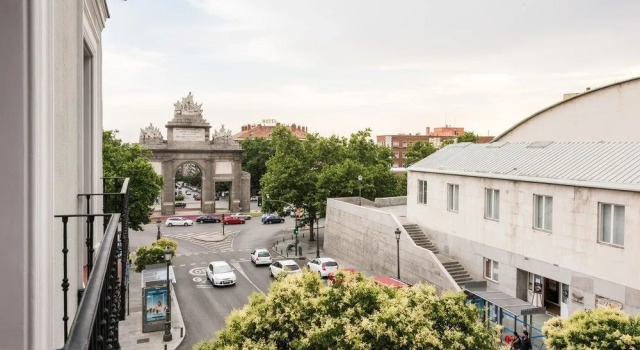 Puerta de Toledo City Center 2C, Забронировать Отель Толедо Мадрид, рядом с Los Caños del Peral