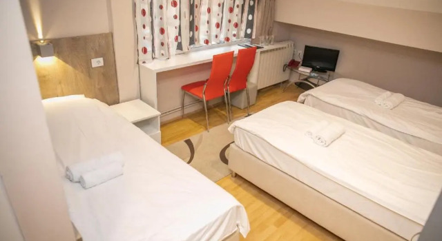 Трёхместный номер Standard Hotel Dijana