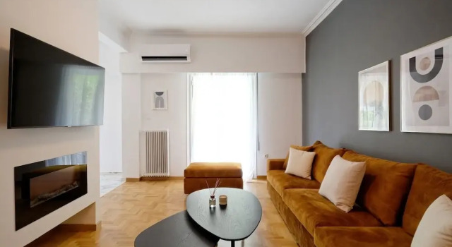 Апартаменты Luxury с балконом Elegant Big Apartment in Athens With Balcony