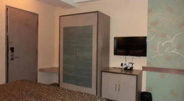 Полулюкс Deluxe Hotel Majestic Shillong