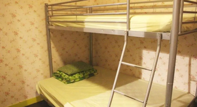 Кровать в общем номере (мужской номер) Parisgaja