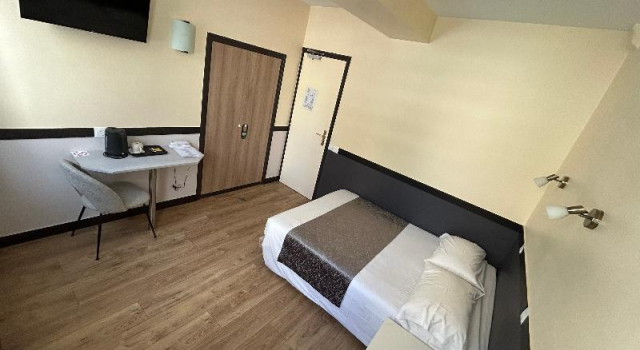 Номер Comfort Hôtel des Bains 24h 7j Paris centre à 10 min
