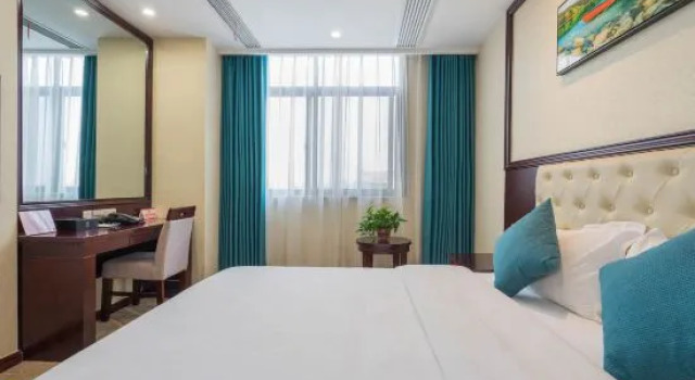 Люкс Deluxe Huilong Hotel (Jiaxinghong Hezhongchuang Market Store)