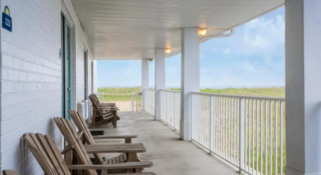 Люкс Days Inn by Wyndham Kill Devil Hills Oceanfront - Wilbur