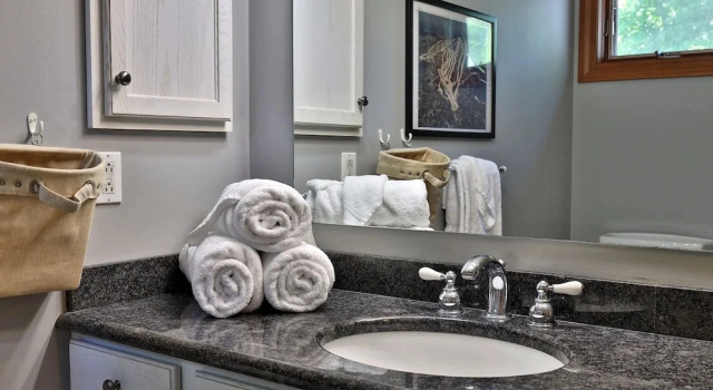Коттедж Cortina Mountain Chalet - Outdoor Hot Tub - Close to Pico and Killington Mountains home