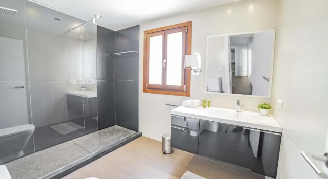 Villa Hampton, Reservar Vila Moradias em Muro, Vila