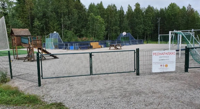 Sammalkalliontie 83 Lodge, Забронировать Отель Отели Центральной Финляндии с парковкой, Парковка