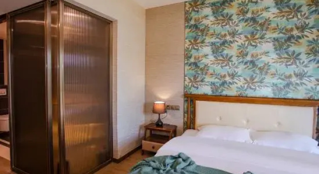 Люкс с 3 комнатами Mercure Yunhu Hotel
