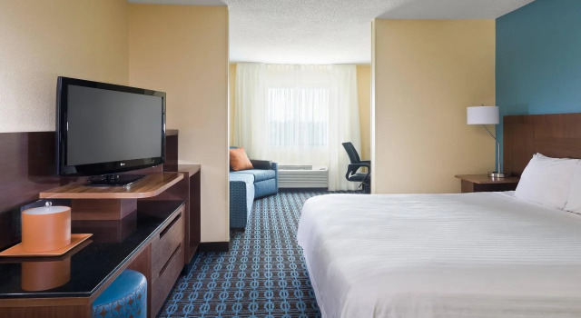 Fairfield Inn & Suites Lexington Keeneland Airport