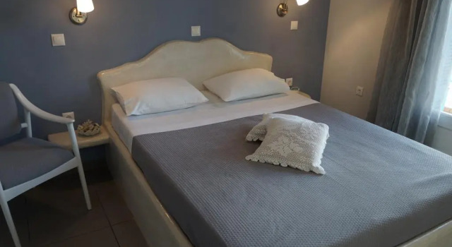 Eleni House, Prenota Hotel Hotel a Milo con parcheggio, Parcheggio