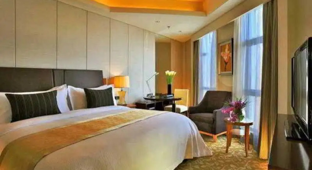 Howard Johnson Plaza Waigaoqiao, Varaa Hotelli Gaoqiao Shanghai