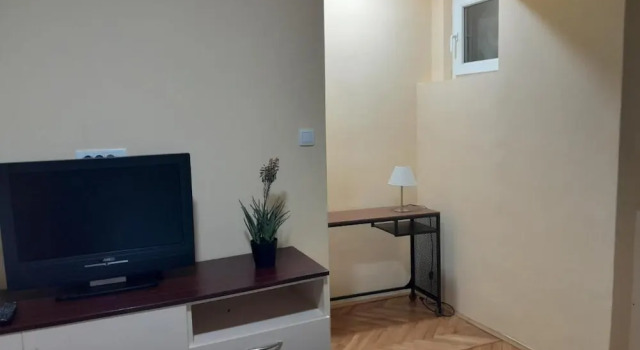Cozzy and Centrally Located Apartment Vracar, Забронировать Апартаменты/квартира Отели Врачар с парковкой, Парковка