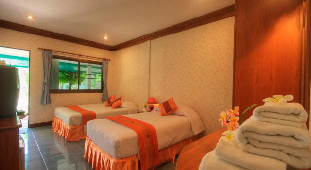 Трёхместный номер Standard Samroiyod Holiday Resort