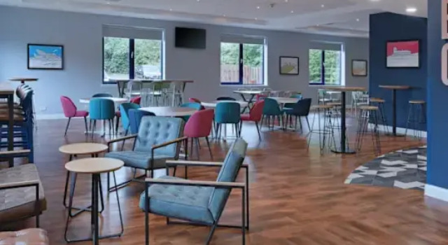 Travelodge Wellingborough, Забронировать Отель Отели Англии 3 звезды, 3*
