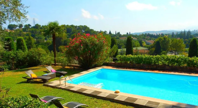 Вилла Villa la Mauvaise Herbe piscine jardin