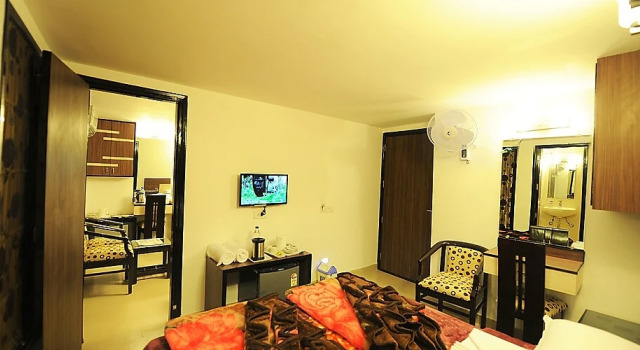 Люкс HKJ Residency