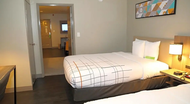 Четырёхместный люкс c 1 комнатой La Quinta Inn & Suites by Wyndham Montgomery