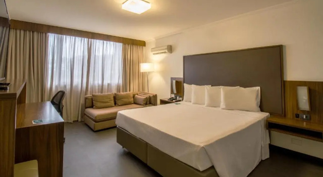 Luxo quarto Deville Maringá
