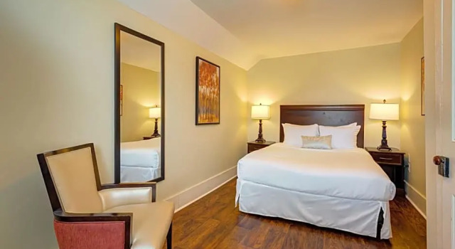 Полулюкс Deluxe St. George Suites by Hoco Hotels Collection