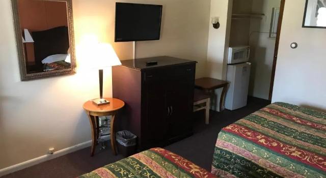 Четырёхместный номер Standard Angola Motel