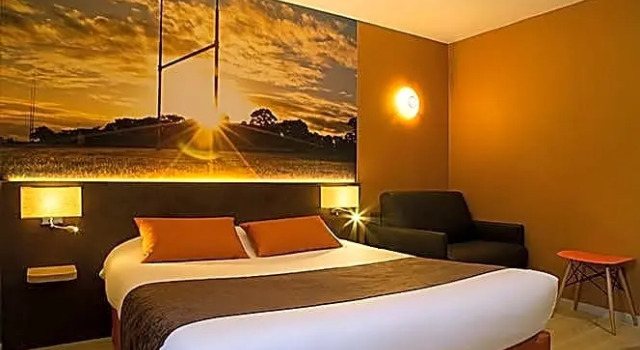 Четырёхместный семейный номер Standard The Originals City, Hôtel Le Boeuf Rouge, Saint-Junien