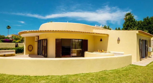 Вилла Villa Crisandra - com piscina aquecível, em Albufeira