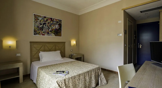 Одноместный номер Classic с балконом и с видом на сад Mahara Hotel & Wellness