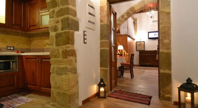 Вилла Villa Patitiri Traditional House with hot tub