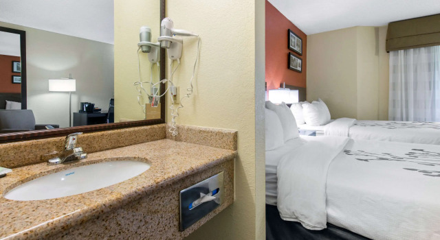 Четырёхместный номер Standard Sleep Inn Sarasota North